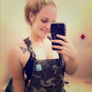 Meet your Posher, Andrea